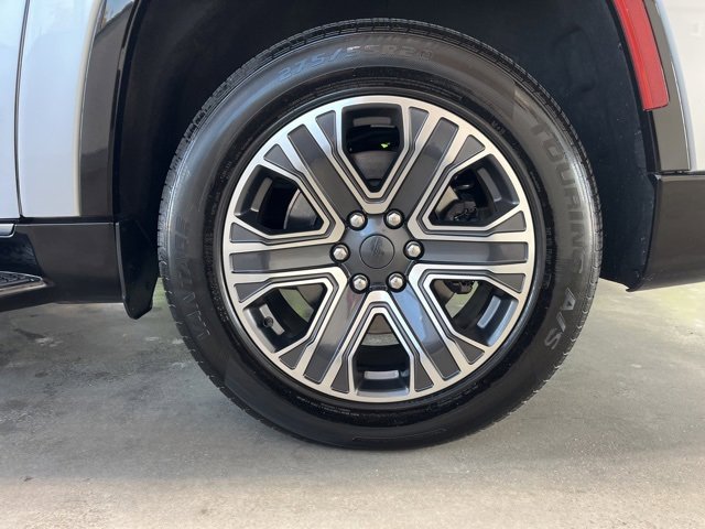 Used 2023 Jeep Wagoneer L Series II image 7