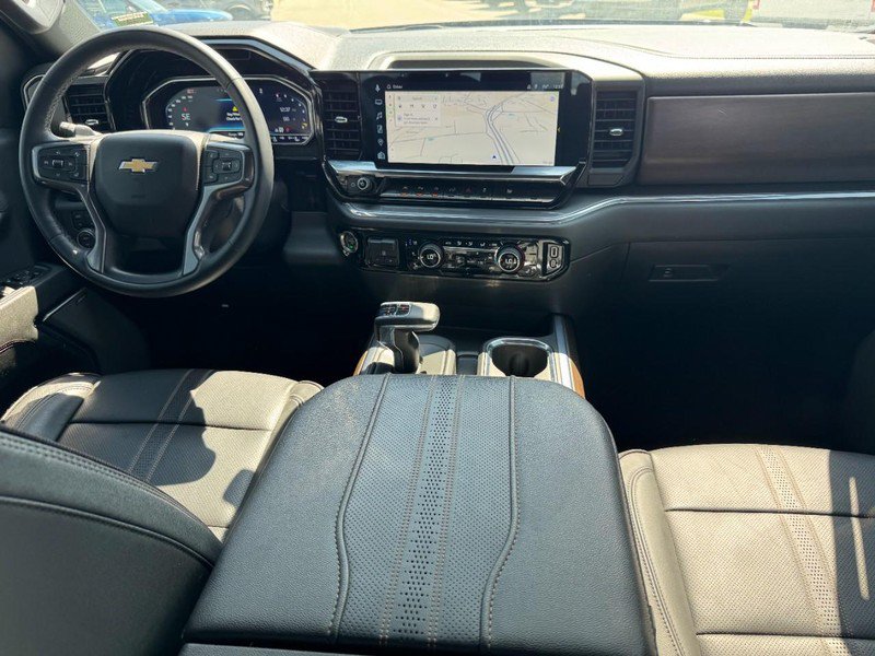 Used 2024 Chevrolet Silverado 1500 High Country AWD/4WD image 11