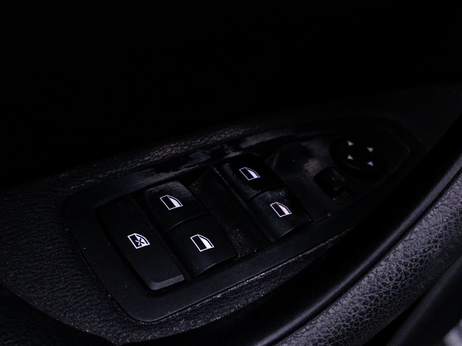 Used 2018 BMW X1 sDrive28i FWD image 16