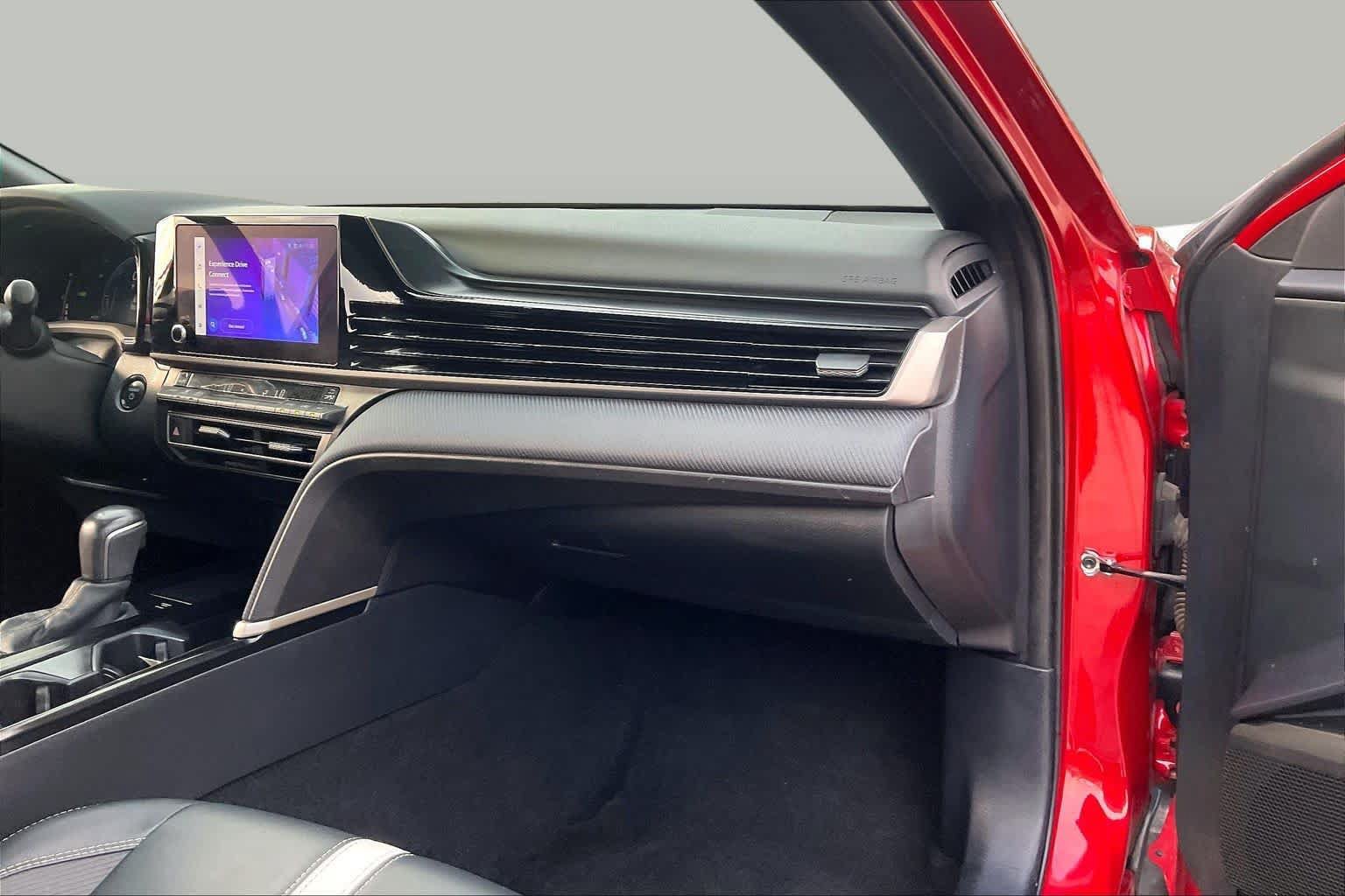 Used 2025 Toyota Camry SE FWD image 18
