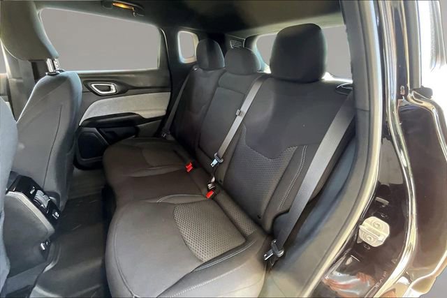 Used 2025 Jeep Compass Sport w/ Mopar Graphics Package AWD/4WD image 19