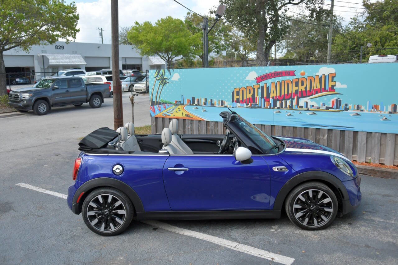 Used 2019 MINI Cooper S w/ Signature Upholstery Package image 25