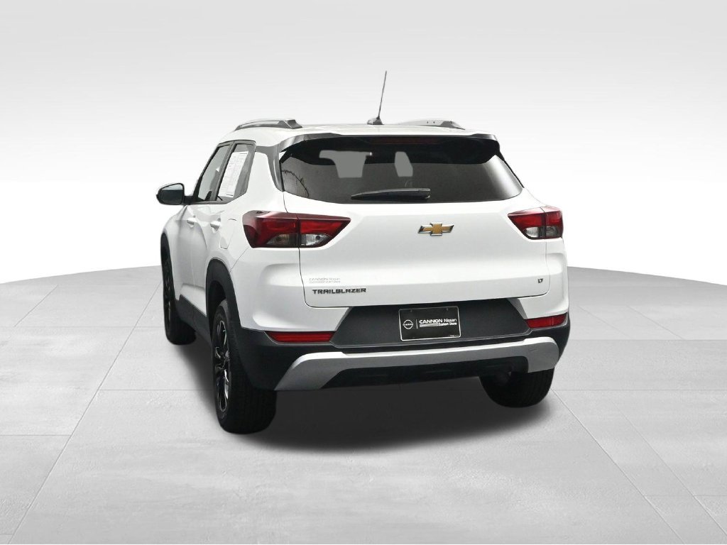 Used 2023 Chevrolet TrailBlazer LT w/ Convenience Package FWD image 4