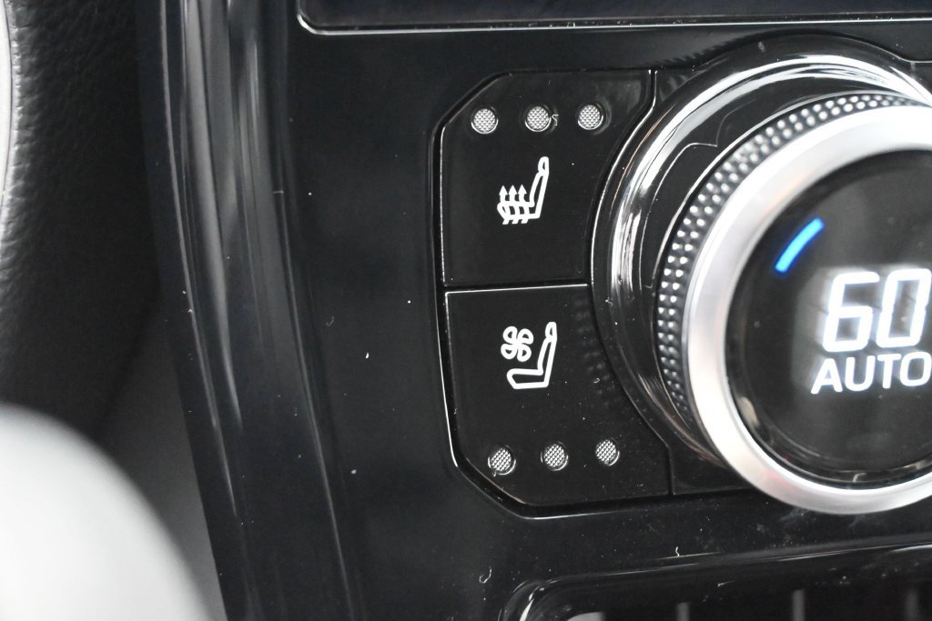Used 2024 Toyota Highlander Limited AWD/4WD image 15