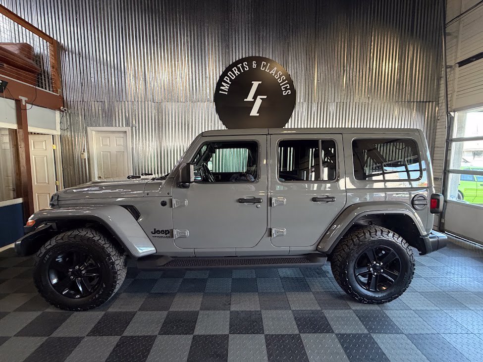 Used 2021 Jeep Wrangler Unlimited Sahara AWD/4WD image 8