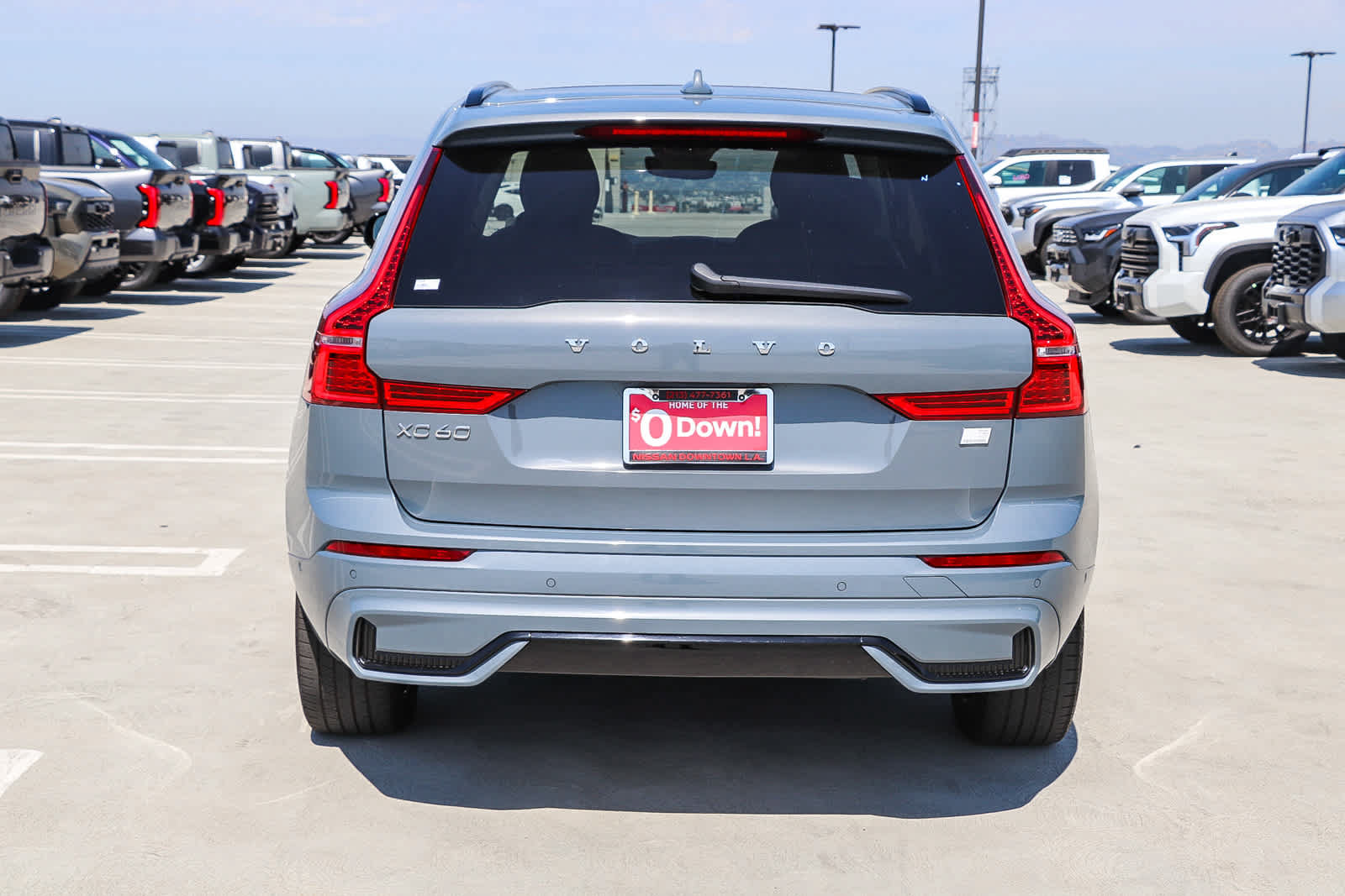 Used 2023 Volvo XC60 T8 Plus w/ Climate Package AWD/4WD image 7