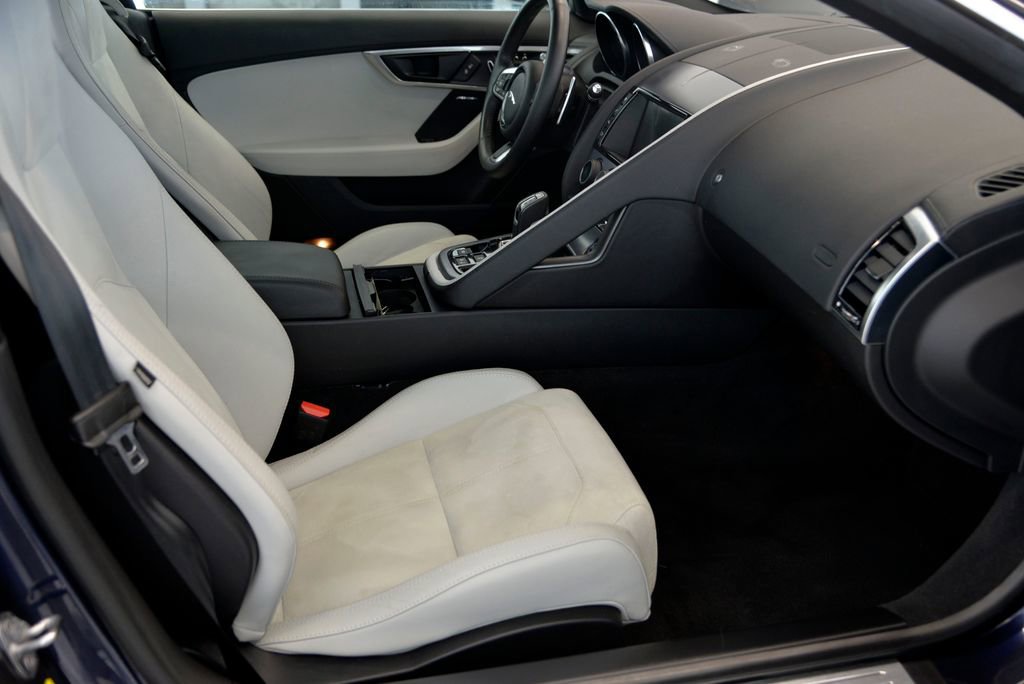 Used 2018 Jaguar F-TYPE Coupe image 29
