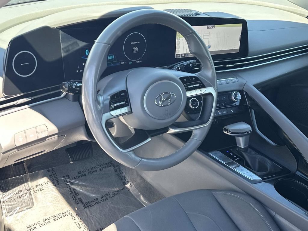 Used 2023 Hyundai Elantra SEL w/ Convenience Package FWD image 10
