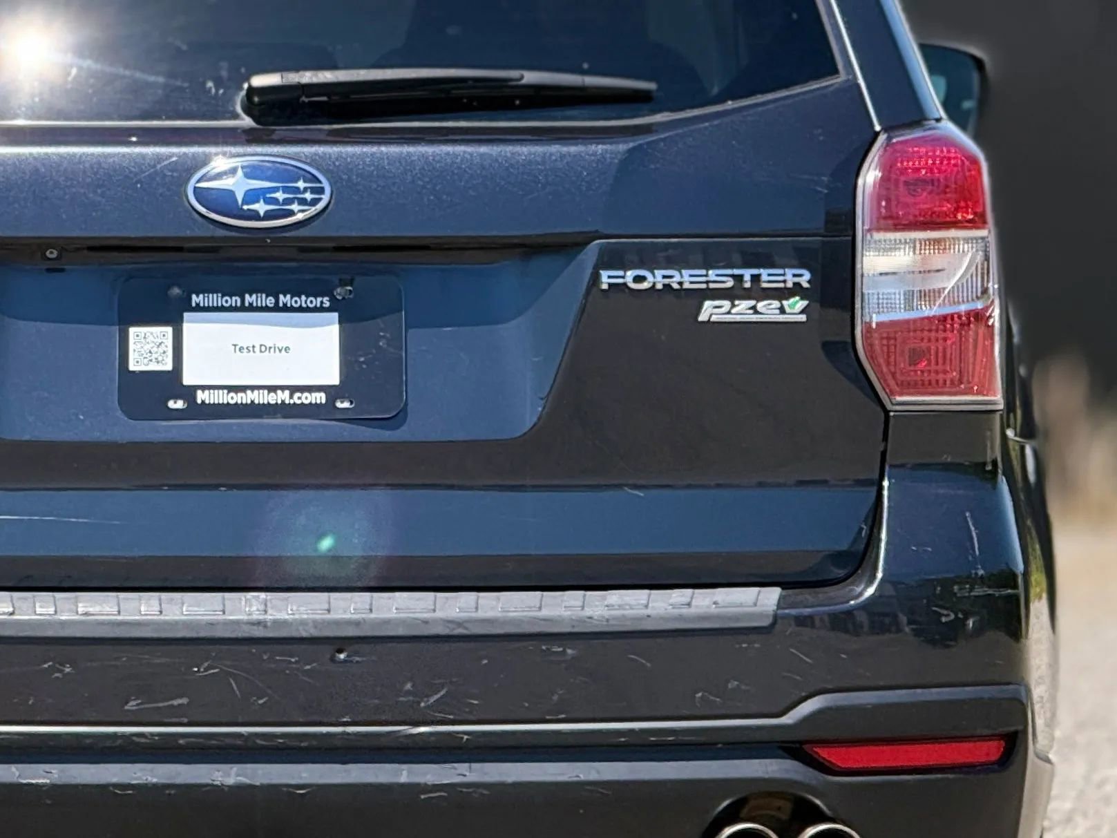 Used 2015 Subaru Forester 2.5i Premium w/ All-Weather Package AWD/4WD image 14