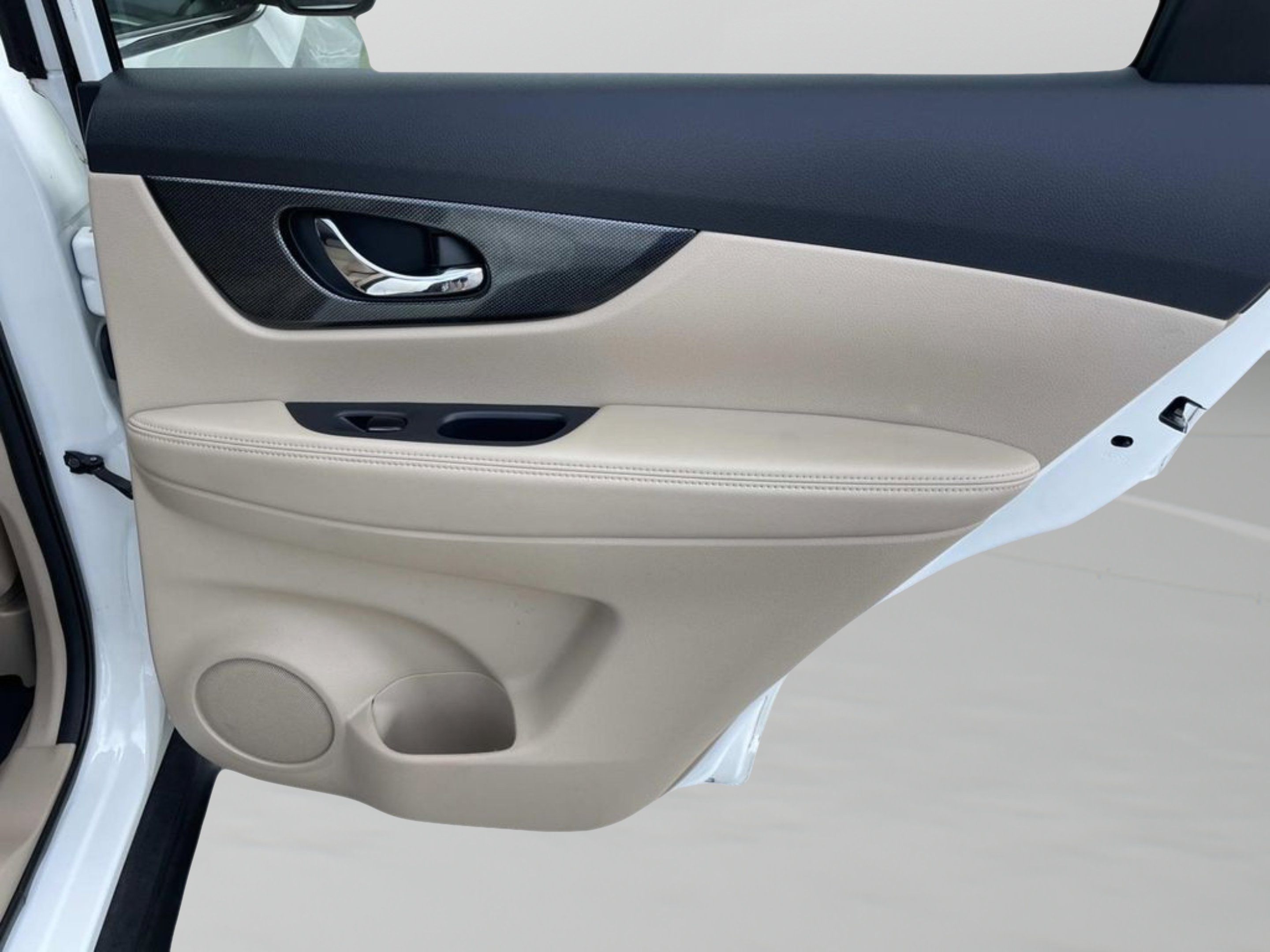 Used 2015 Nissan Rogue SL w/ SL Premium Package FWD image 14