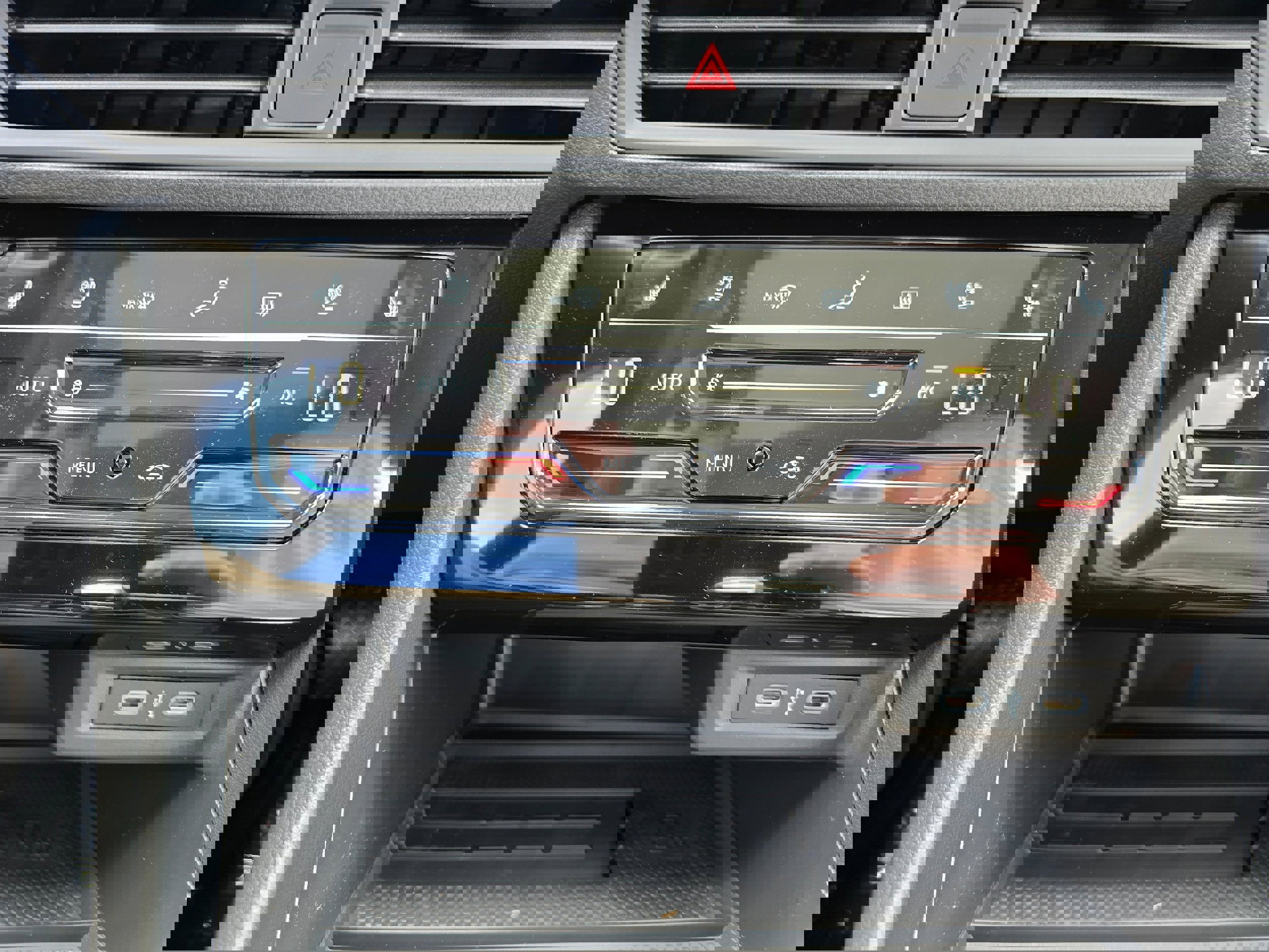 New 2025 Volkswagen Jetta SEL image 18