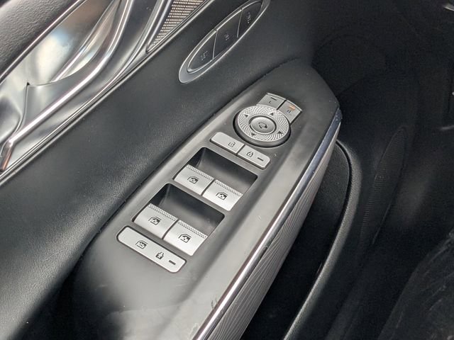 Used 2022 Genesis GV70 2.5T w/ Advanced Package image 22