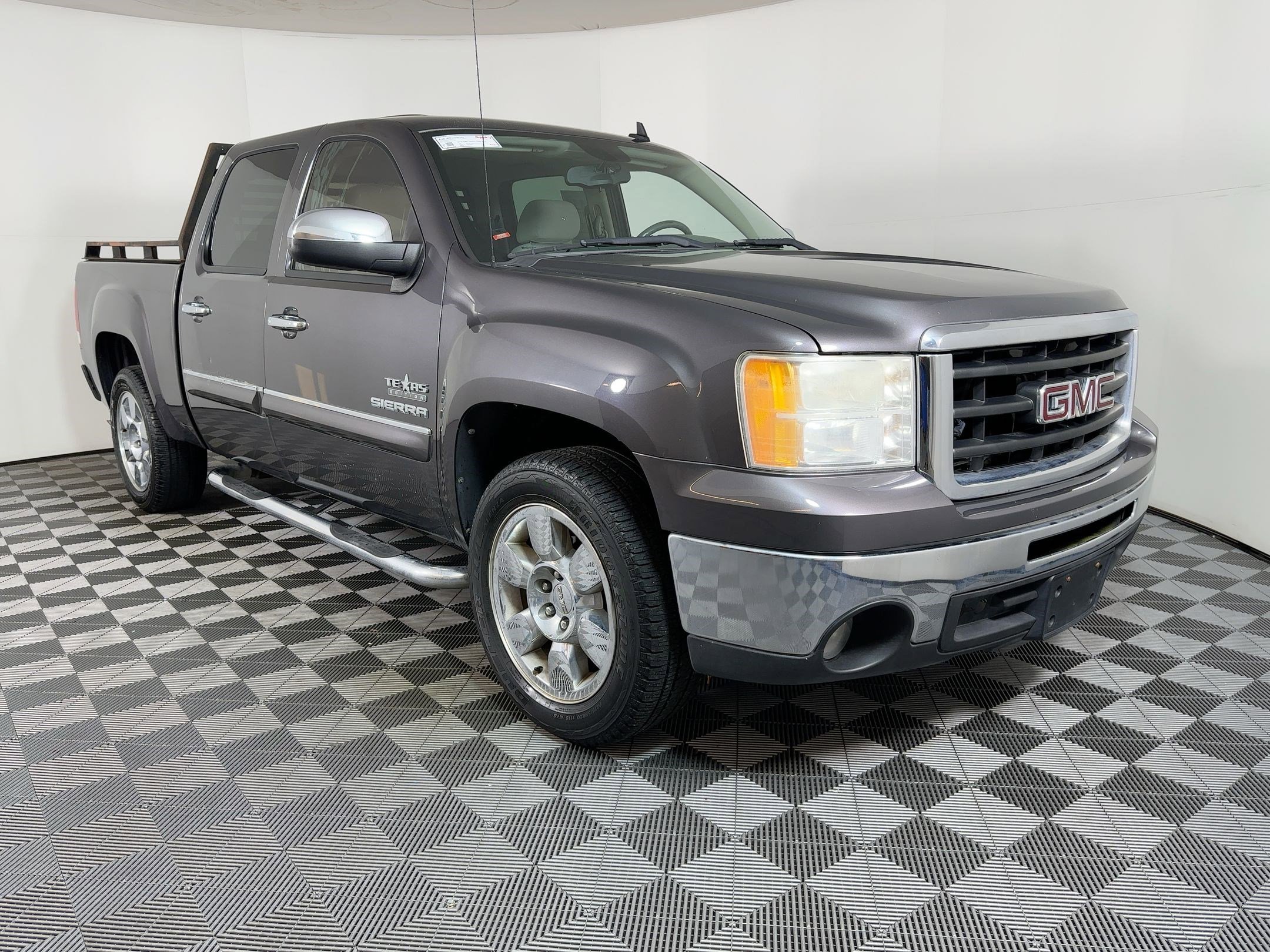 Used 2010 GMC Sierra 1500 SLE w/ Texas Edition image 6