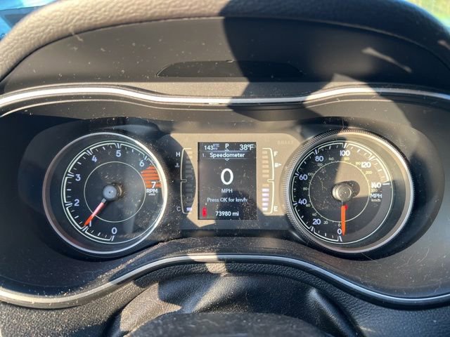 Used 2019 Jeep Cherokee Latitude Plus w/ Comfort/Convenience Group AWD/4WD image 19