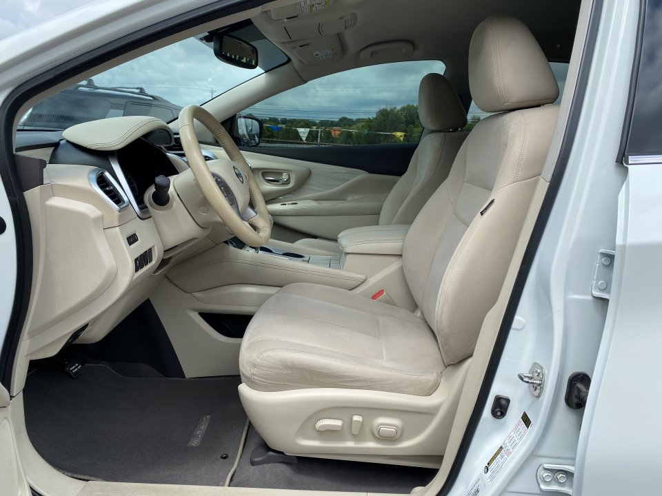 Used 2016 Nissan Murano SV FWD image 10