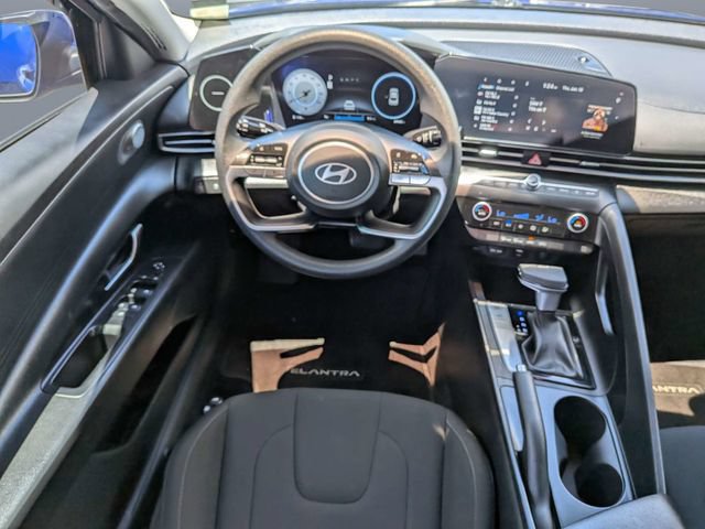 Used 2024 Hyundai Elantra SEL FWD image 17