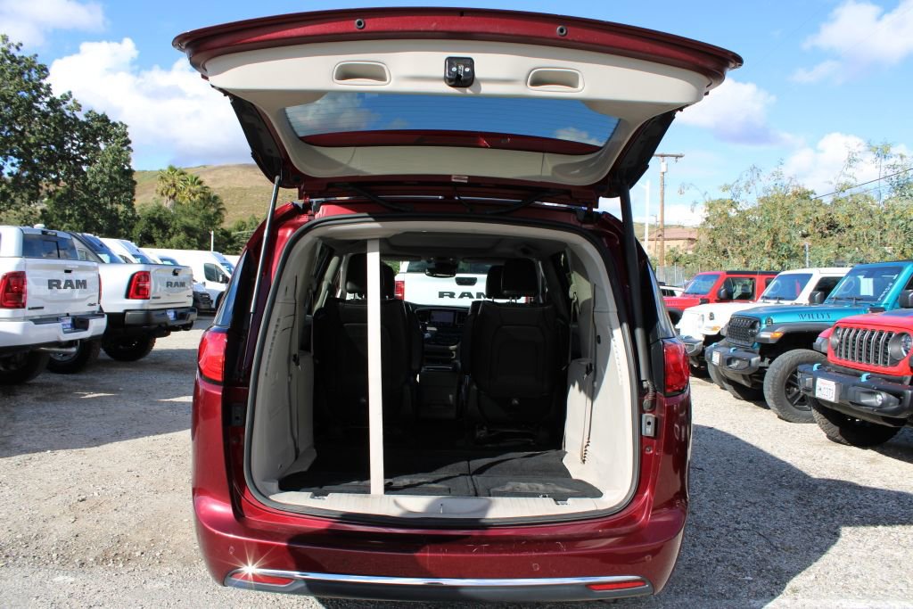 Used 2018 Chrysler Pacifica Limited w/ Advanced Safetytec Group image 10