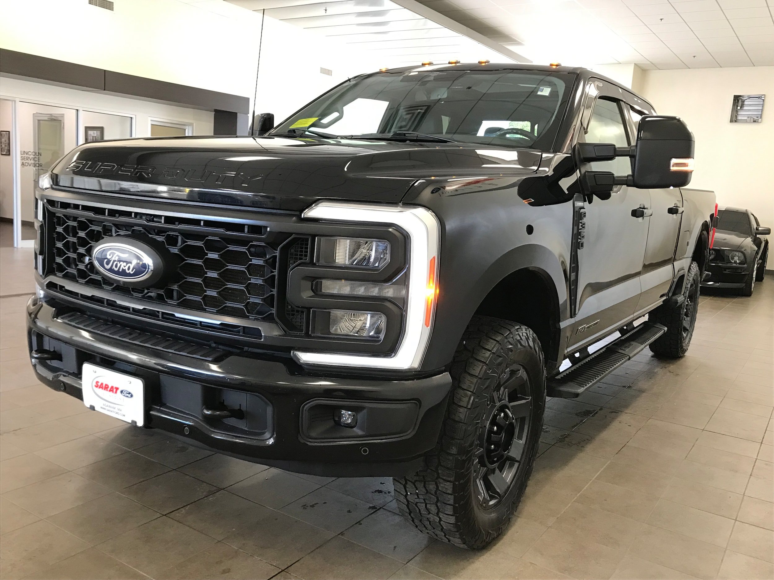 Used 2023 Ford F350 Lariat w/ Lariat Ultimate Package AWD/4WD image 4