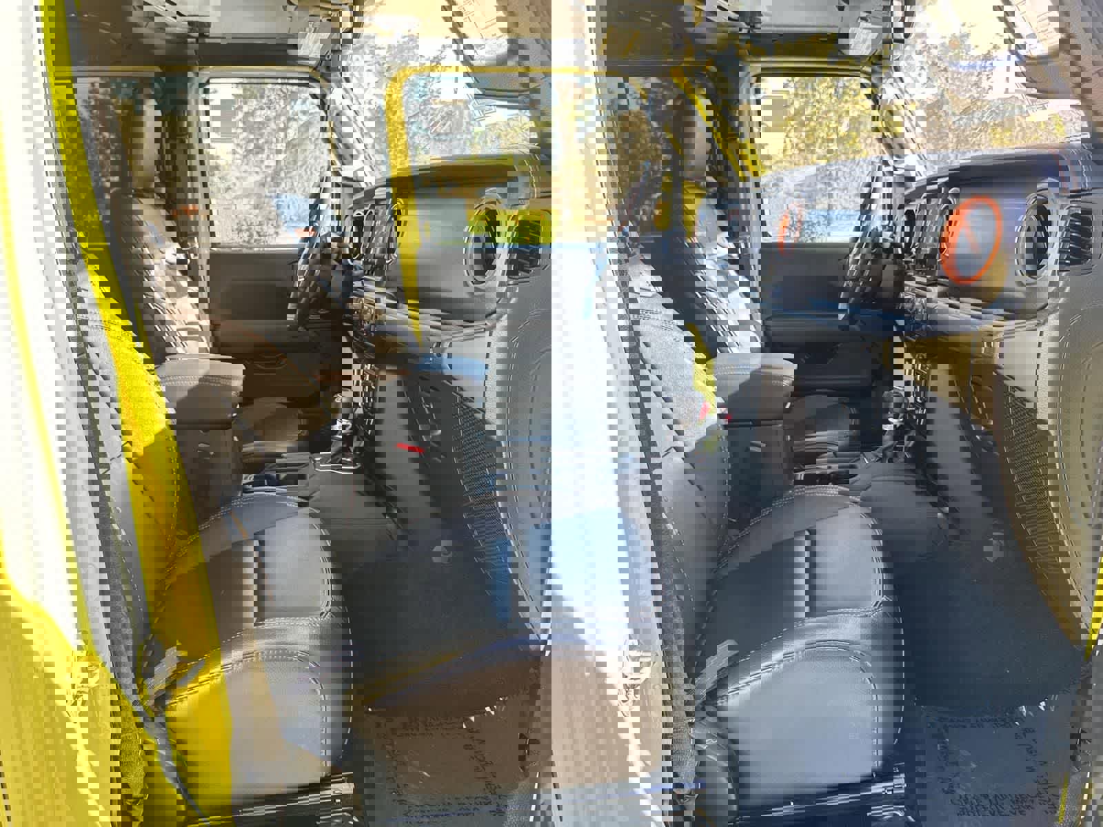 Used 2023 Jeep Gladiator Mojave w/ Cold Weather Group image 37