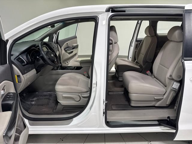 Used 2018 Kia Sedona L FWD image 8