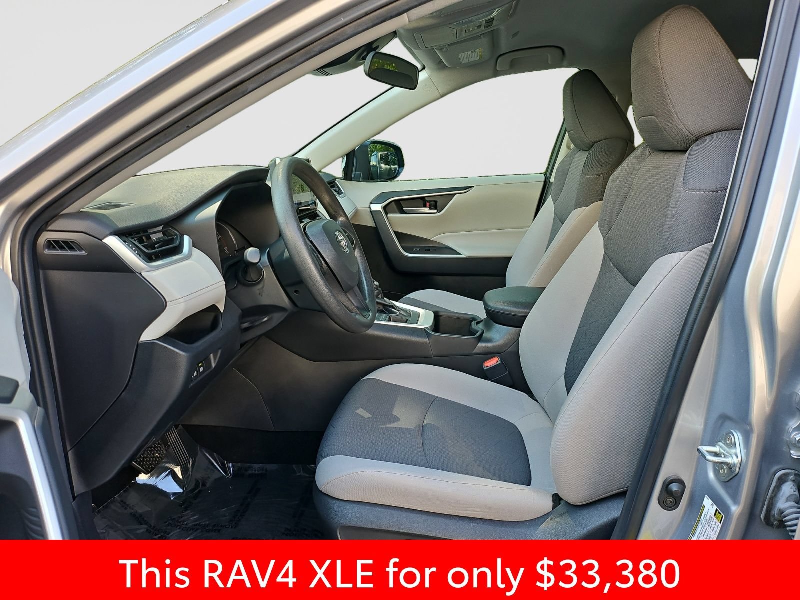 Used 2023 Toyota RAV4 XLE AWD/4WD image 22