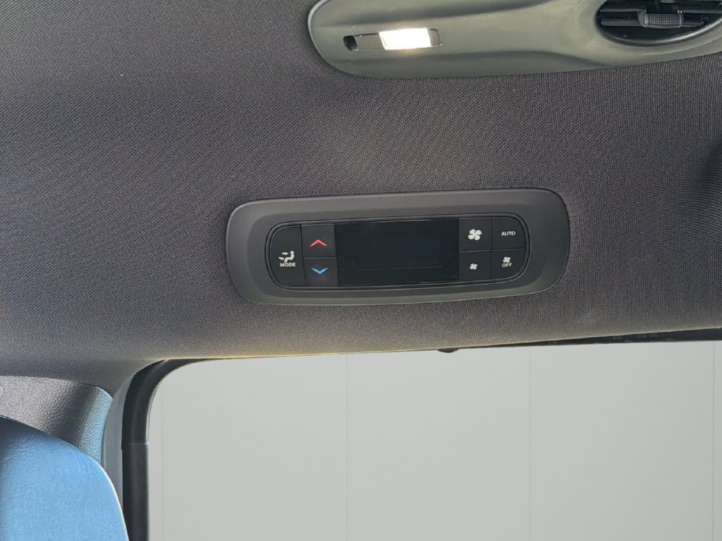 Used 2026 Chrysler Pacifica Select FWD image 19