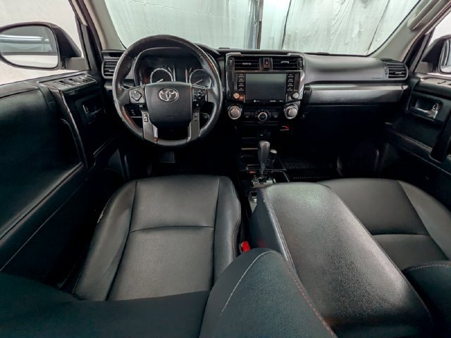 Used 2021 Toyota 4Runner Venture w/ Moonroof Package AWD/4WD image 8