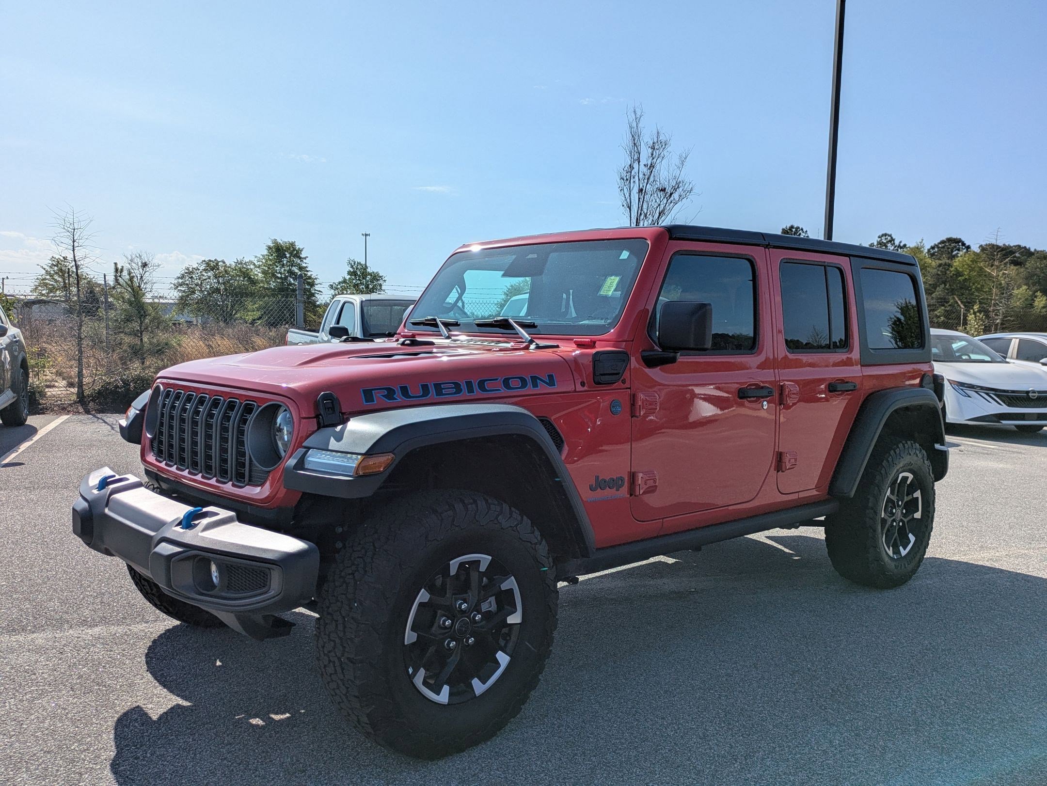 Used 2025 Jeep Wrangler Unlimited Rubicon 4xe w/ Convenience Group AWD/4WD image 8
