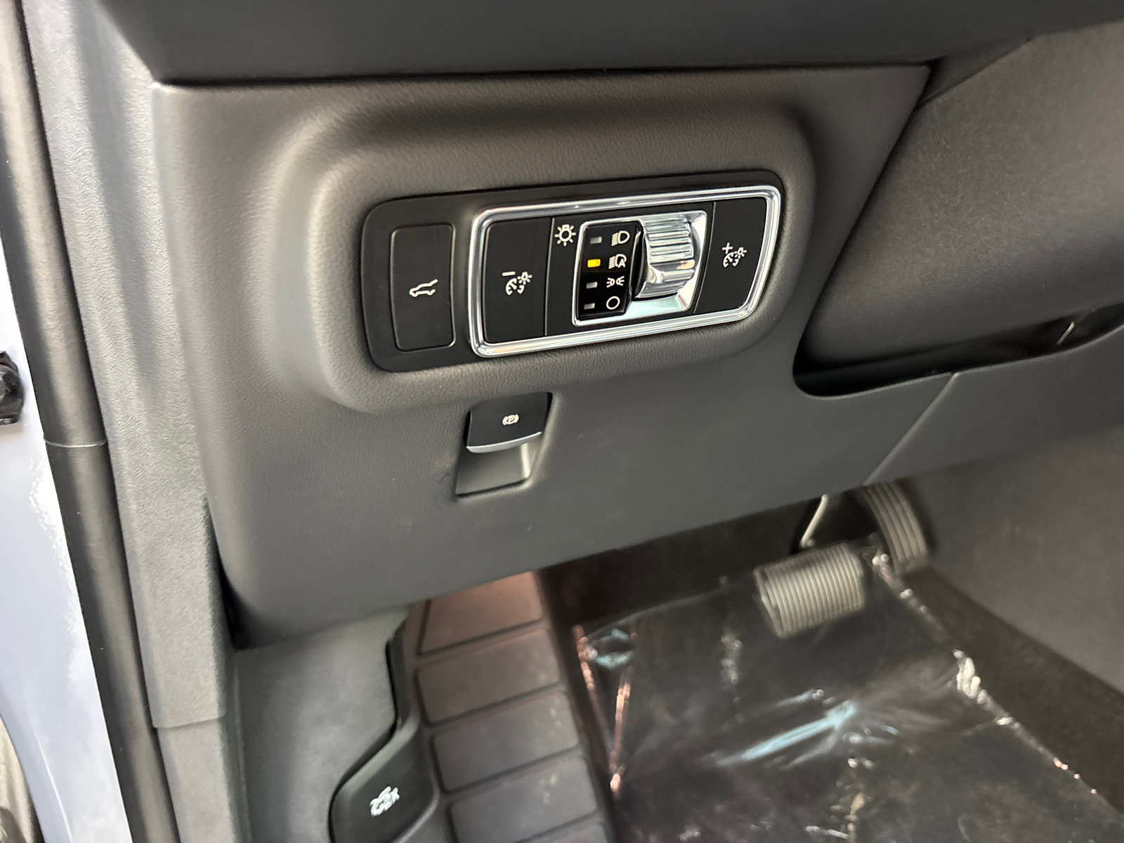 New 2026 Lincoln Nautilus Premier w/ Equipment Group 102A image 14