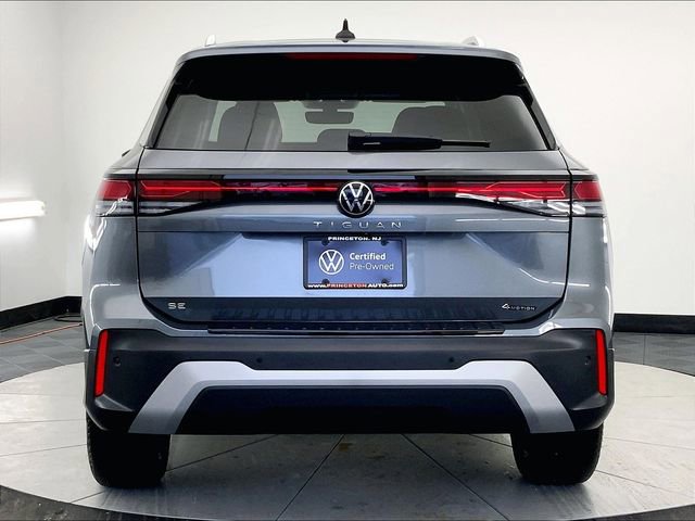 Certified 2025 Volkswagen Tiguan SE w/ Panoramic Sunroof Package image 6