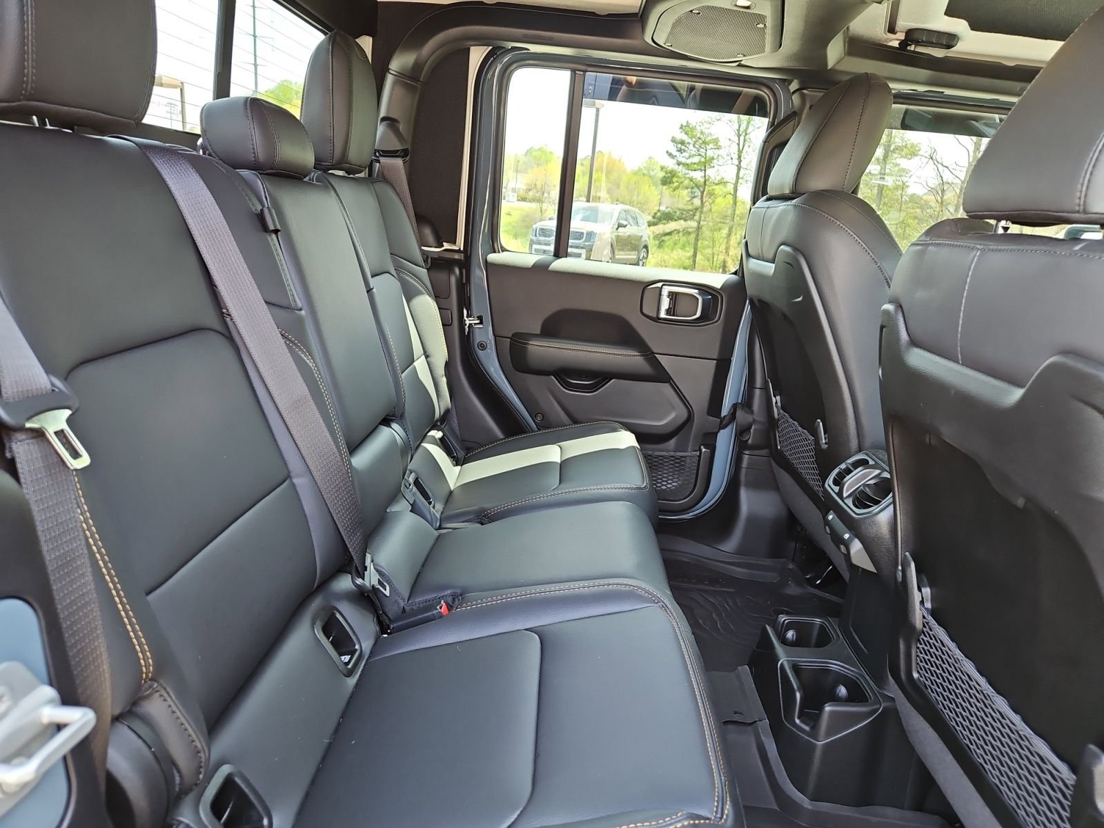 Used 2025 Jeep Gladiator Sport AWD/4WD image 17