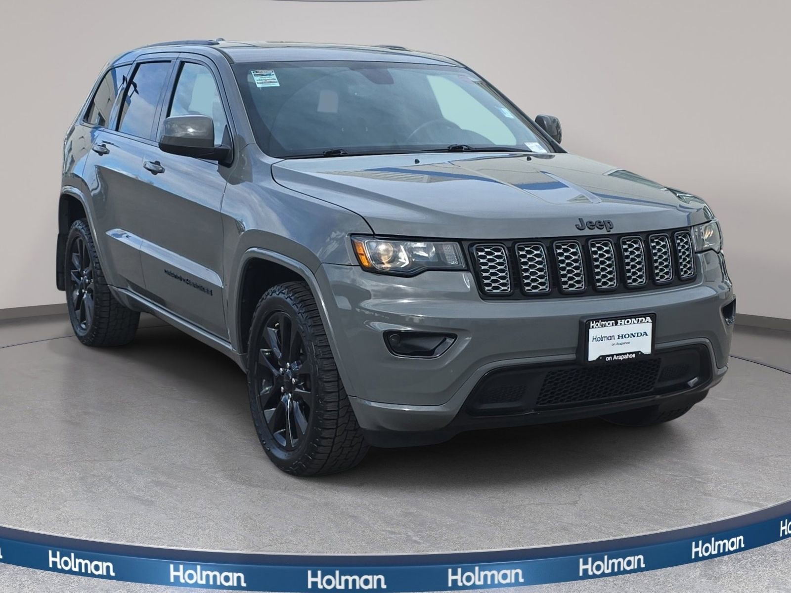 Used 2019 Jeep Grand Cherokee Altitude AWD/4WD image 4