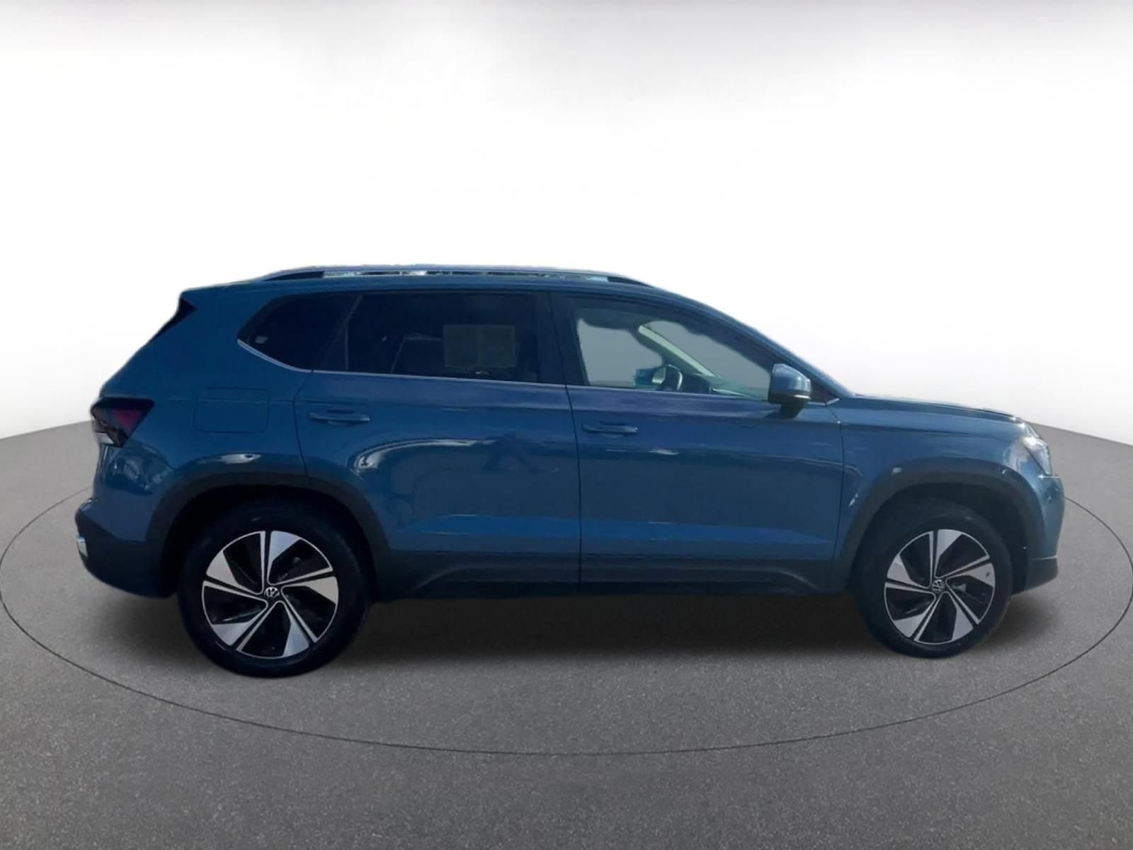 Used 2026 Volkswagen Taos SE AWD/4WD image 13