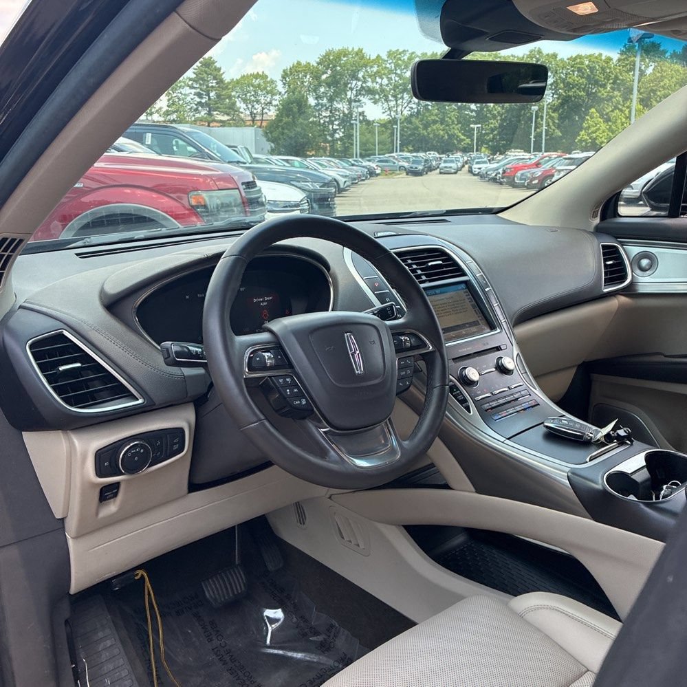 Used 2019 Lincoln Nautilus Reserve w/ Ultimate Package AWD/4WD image 3