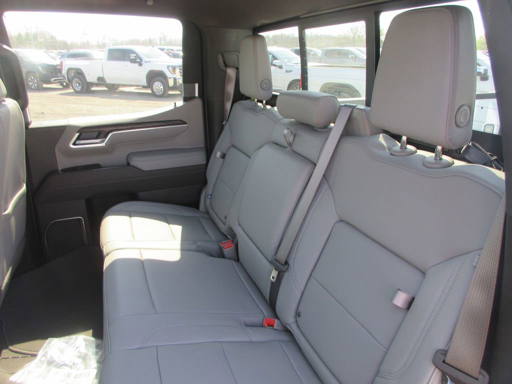 New 2026 GMC Sierra 1500 SLT image 13