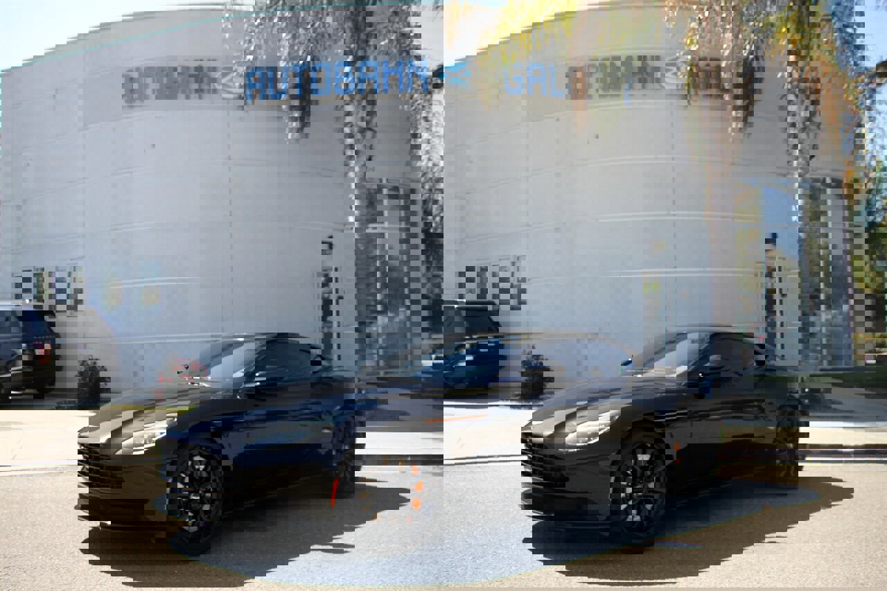 Used 2018 Aston Martin DB11 Coupe image 1