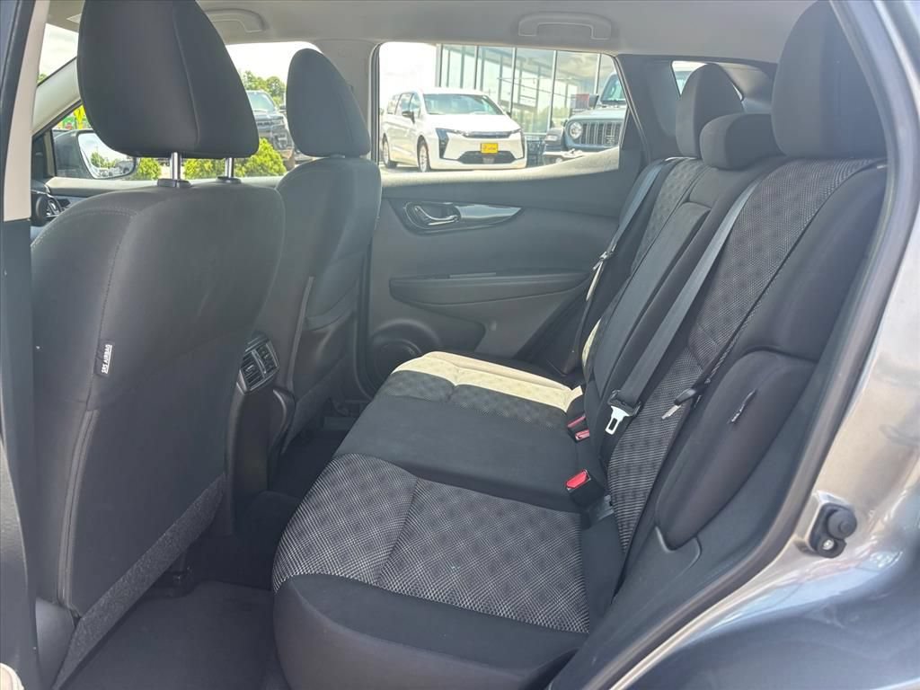 Used 2022 Nissan Rogue Sport SV FWD image 12