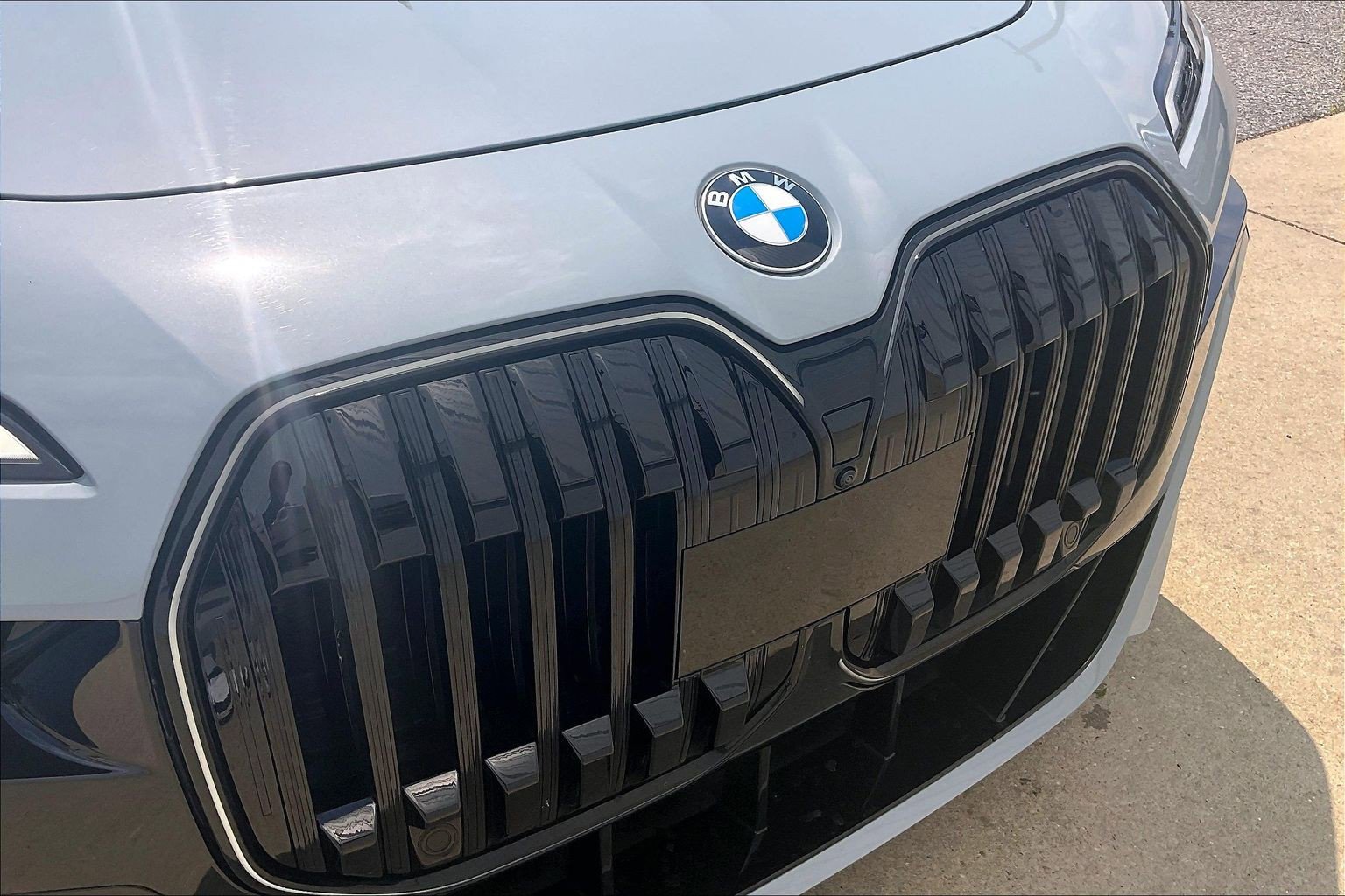 Used 2024 BMW 740i w/ Premium Package 2 RWD image 32
