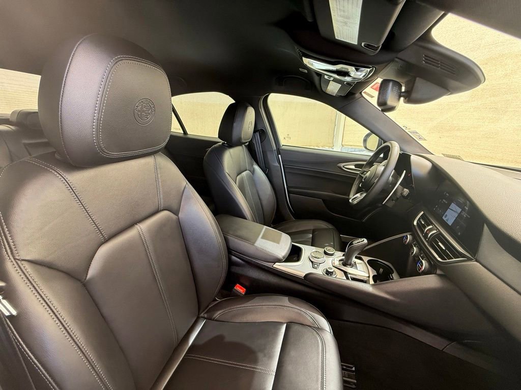 New 2025 Alfa Romeo Giulia RWD image 13