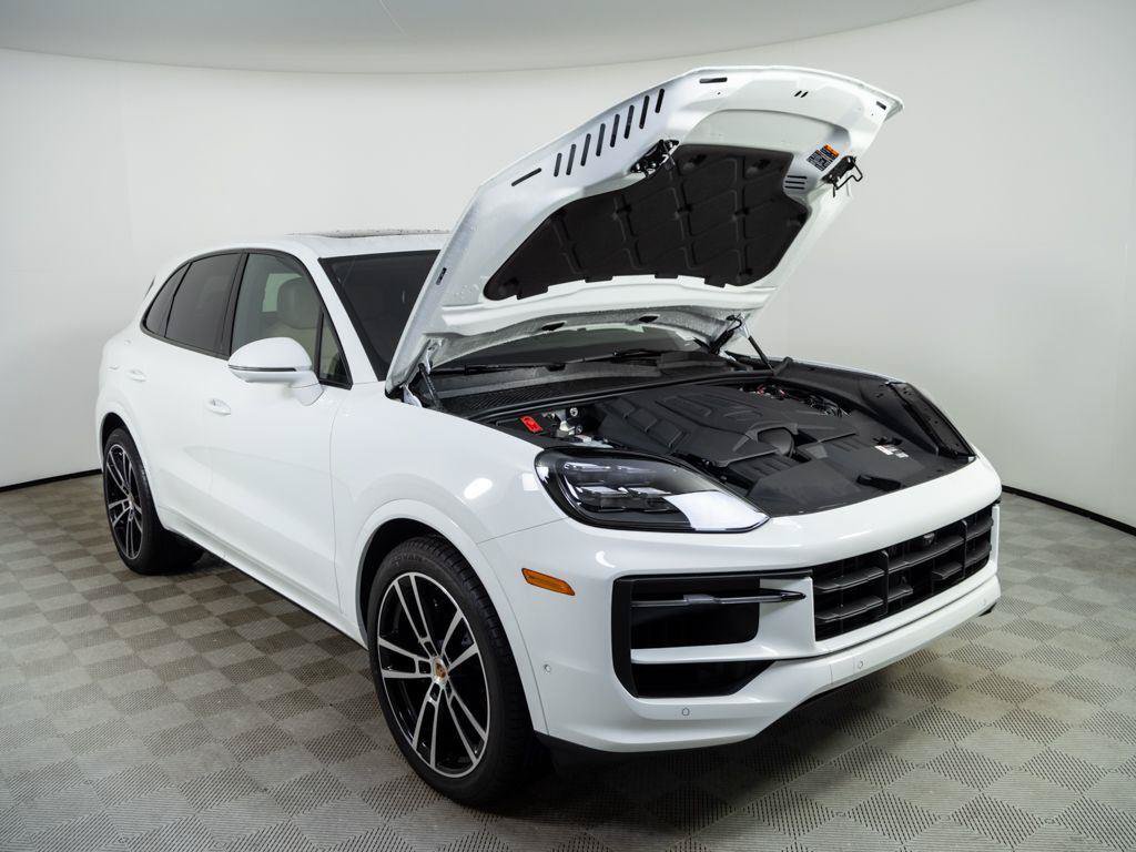 New 2026 Porsche Cayenne AWD/4WD image 33