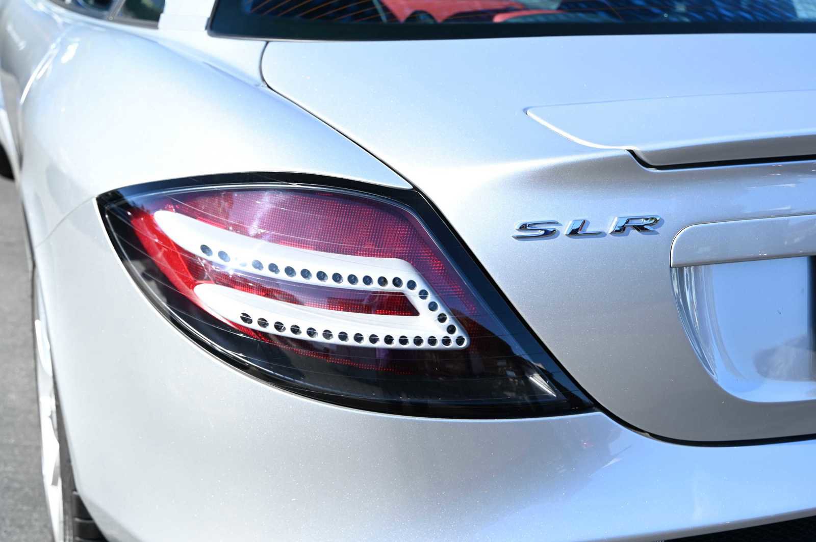 Used 2006 Mercedes-Benz SLR COUPE 2D image 8