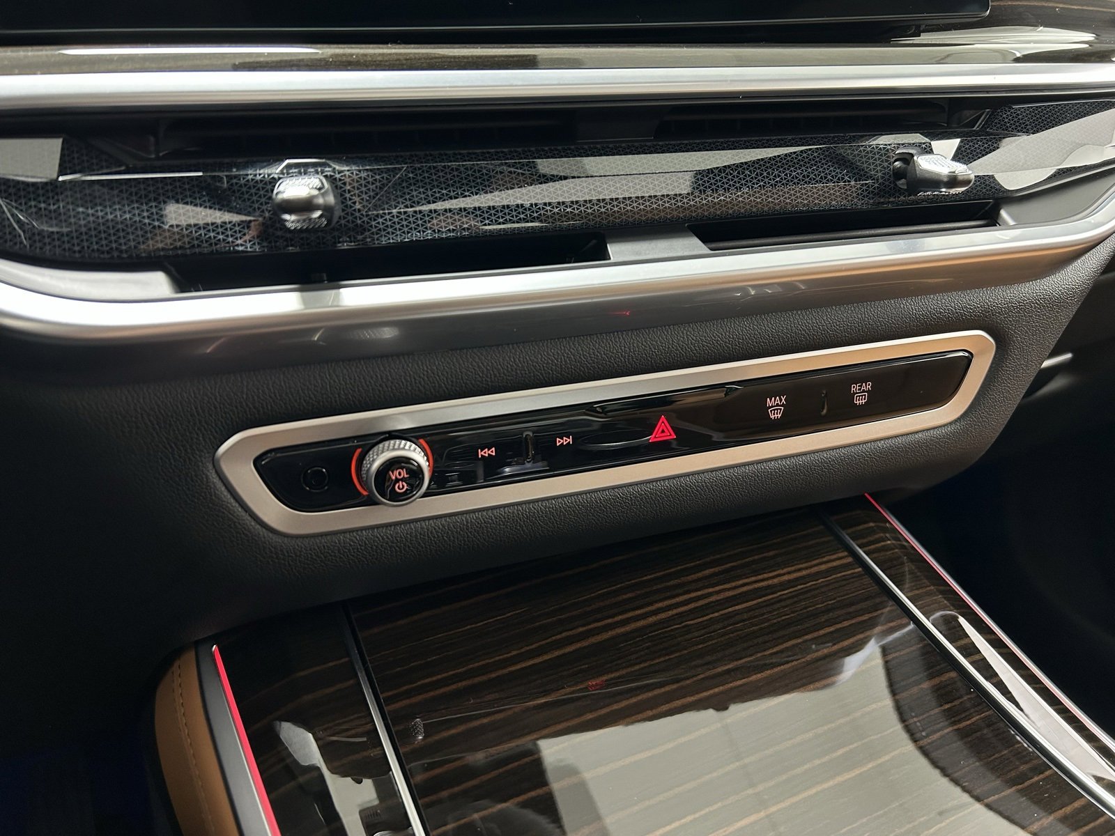 Used 2024 BMW X5 xDrive40i w/ Premium Package image 19