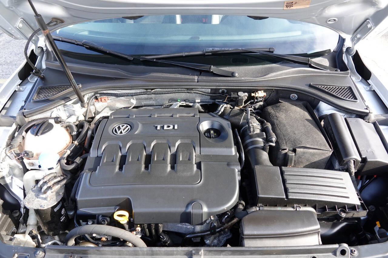 Used 2015 Volkswagen Passat TDI SE FWD image 88
