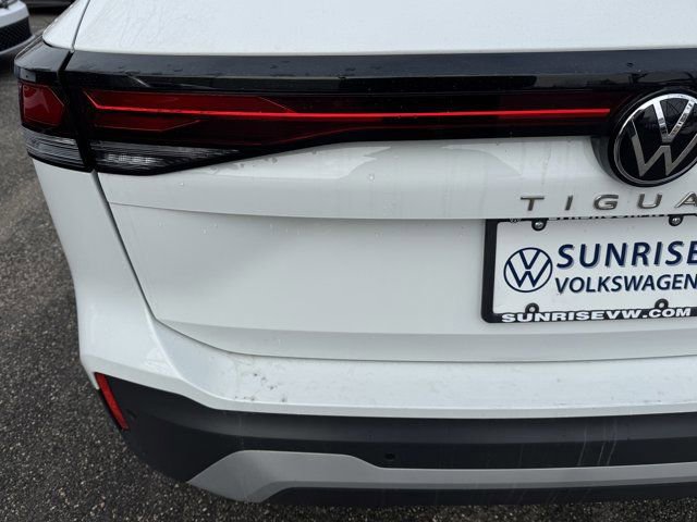 Used 2025 Volkswagen Tiguan S AWD/4WD image 37