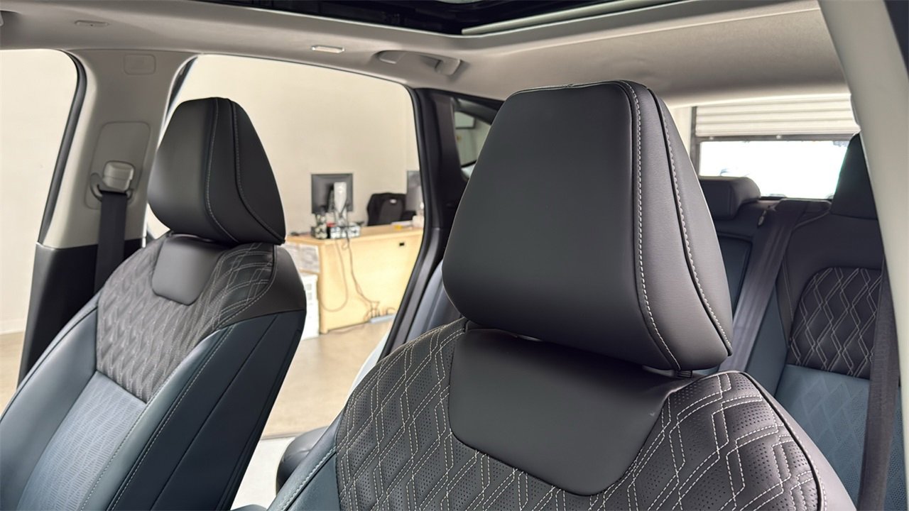 Used 2025 Nissan Murano Platinum w/ Cargo Package image 13