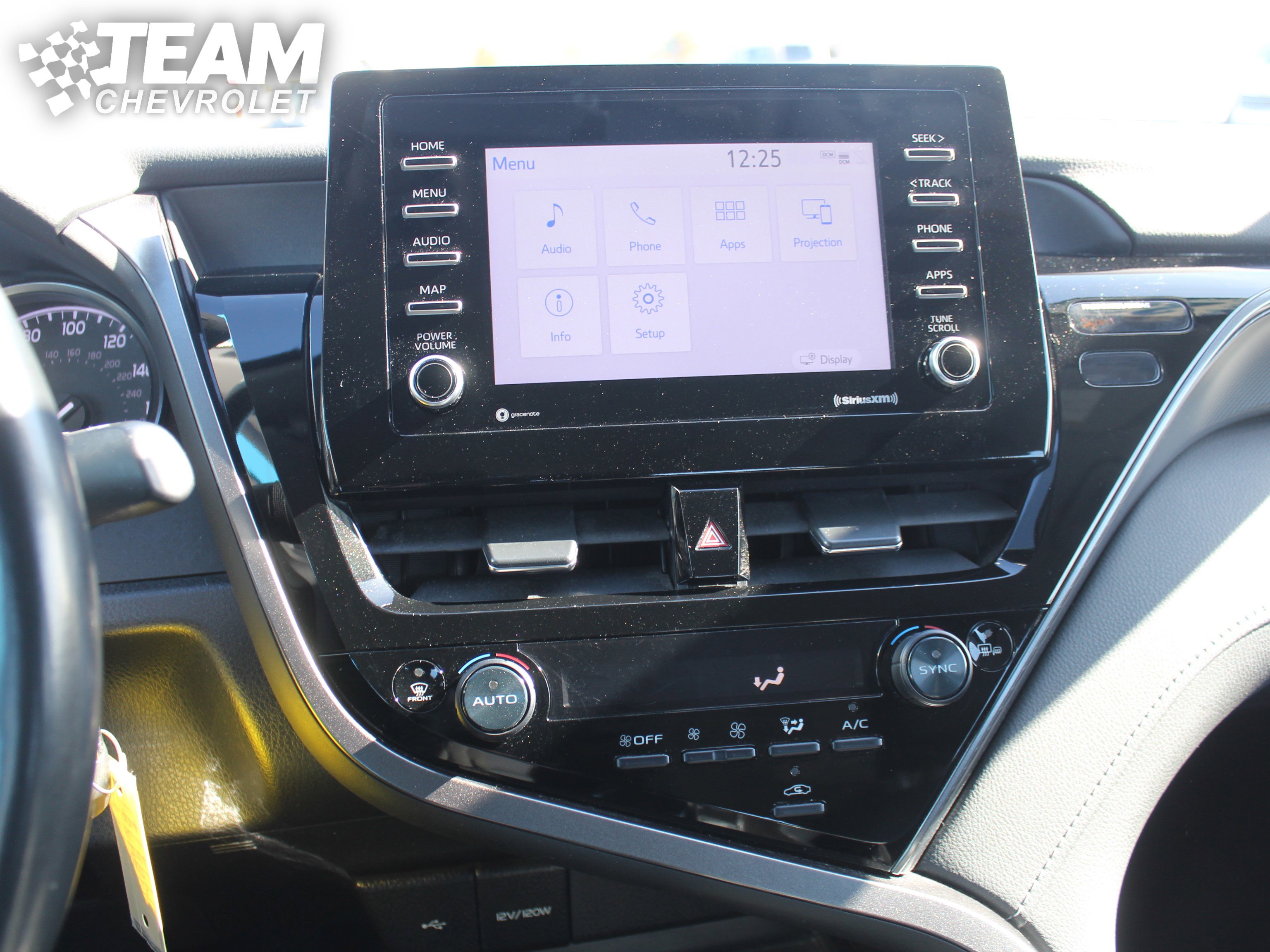 Used 2023 Toyota Camry SE image 16