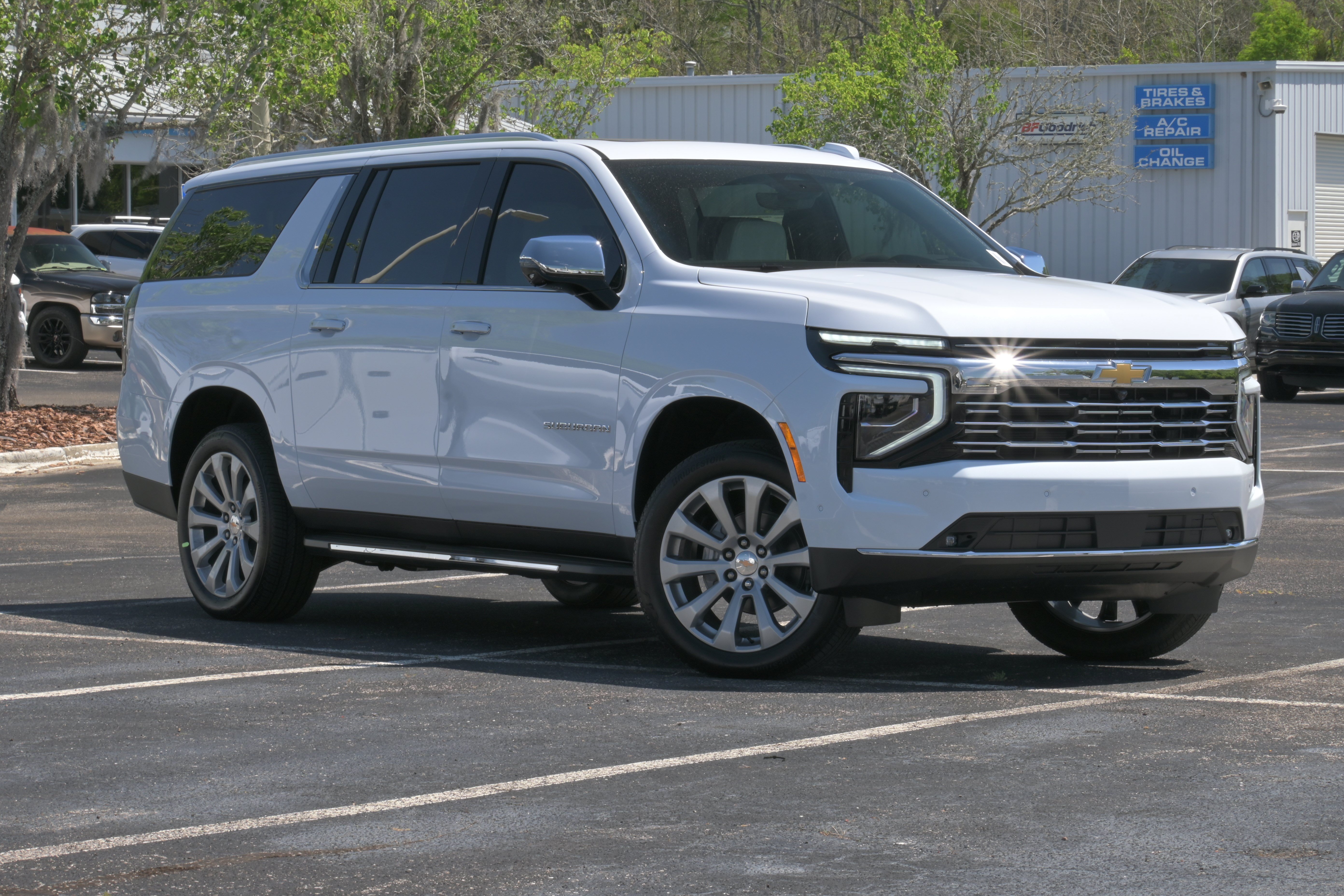 New 2026 Chevrolet Suburban Premier AWD/4WD image 2