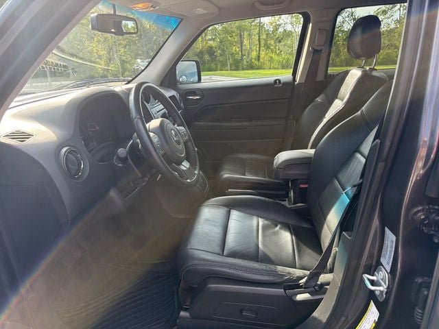 Used 2017 Jeep Patriot High Altitude AWD/4WD image 10