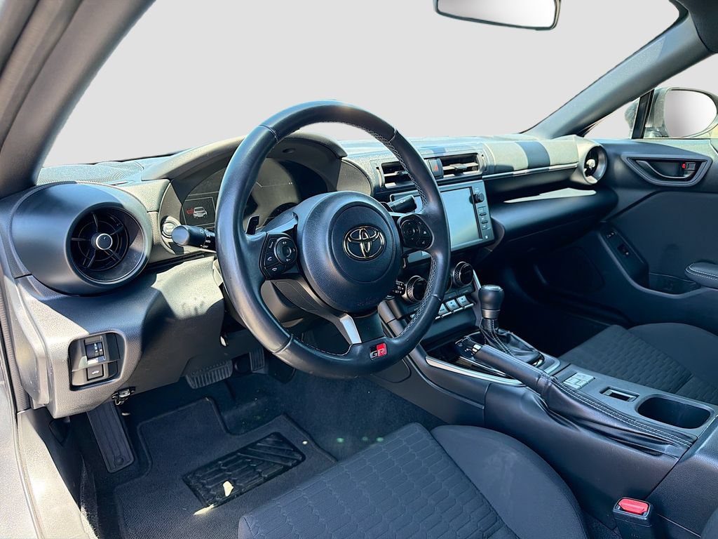 Used 2023 Toyota GR86 RWD image 9