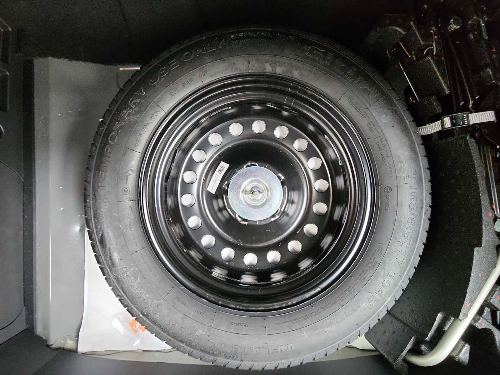 Used 2021 Volkswagen Atlas Cross Sport SE image 25